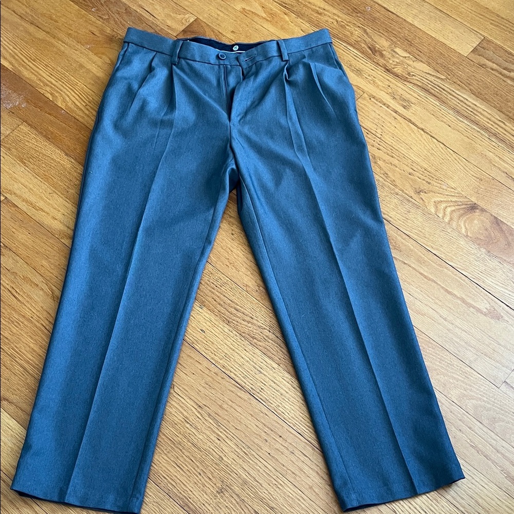 Haggar Men's Classic Gray Pants